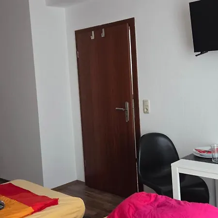 Berg Messe 5, W-lan, Homeoffice Apartment